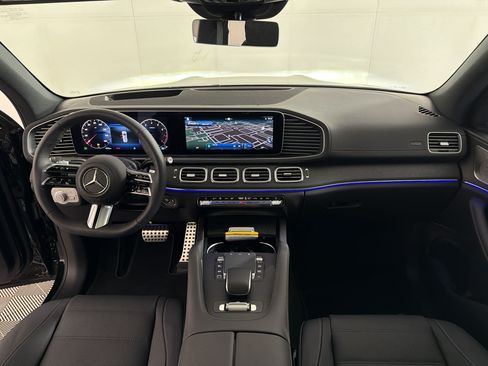 New 2026 Mercedes-Benz GLS 580 4MATIC image 17
