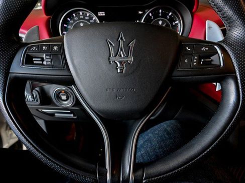 Used 2022 Maserati Ghibli Modena Q4 image 32