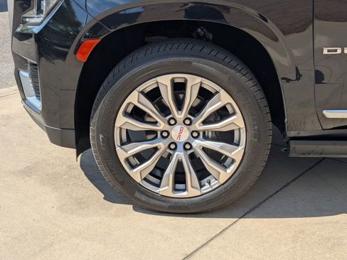 Used 2021 GMC Yukon Denali image 6