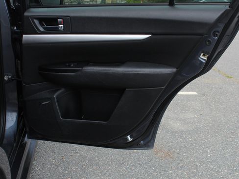 Used 2014 Subaru Legacy 2.5i Premium w/ Moonroof Package AWD/4WD image 15