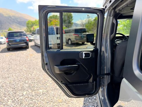 Used 2019 Jeep Wrangler Unlimited Sport AWD/4WD image 24