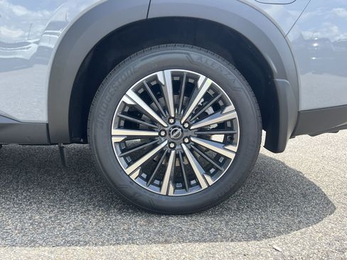 New 2026 Nissan Pathfinder Platinum FWD image 29