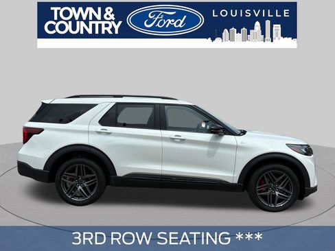 Used 2025 Ford Explorer ST-Line w/ ST-Line Street Pack AWD/4WD image 2