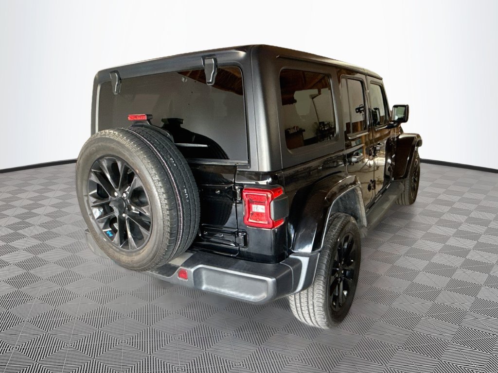 Used 2023 Jeep Wrangler Unlimited Sahara w/ Cold Weather Group AWD/4WD image 6