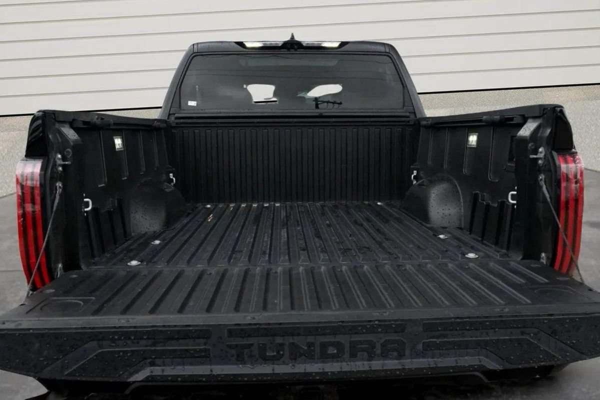 Used 2024 Toyota Tundra Platinum AWD/4WD image 10