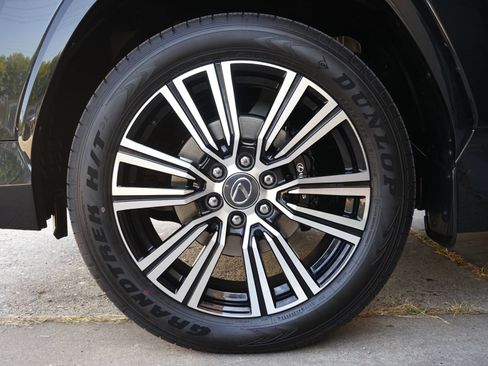 Used 2026 Lexus LX 600 4WD w/ Luxury Package image 34
