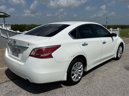Used 2015 Nissan Altima 2.5 S w/ Power Driver Seat Package FWD image 5
