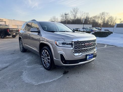 Used 2022 GMC Acadia Denali w/ Denali Ultimate Package image 9