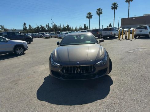 Used 2018 Maserati Ghibli image 2