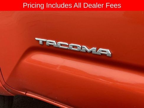 Used 2017 Toyota Tacoma SR5 w/ Tow Package RWD image 3