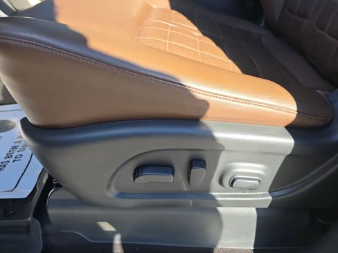 Used 2023 Nissan Titan Platinum Reserve w/ Moonroof Package image 31