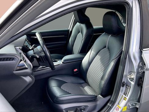 Used 2019 Toyota Camry SE image 22