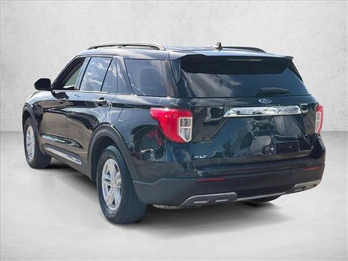 Certified 2021 Ford Explorer XLT w/ Equipment Group 202A RWD image 7