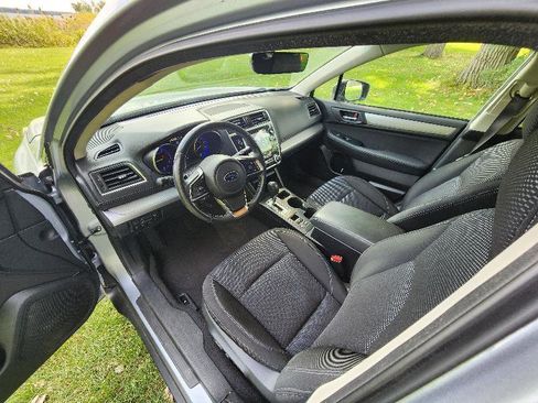 Used 2019 Subaru Outback 2.5i Premium AWD/4WD image 21