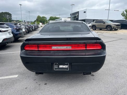 Used 2009 Dodge Challenger R/T w/ Sound Group RWD image 4