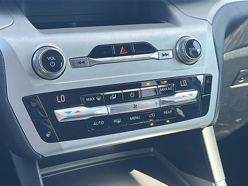 Used 2021 Ford Explorer XLT w/ Equipment Group 202A image 34