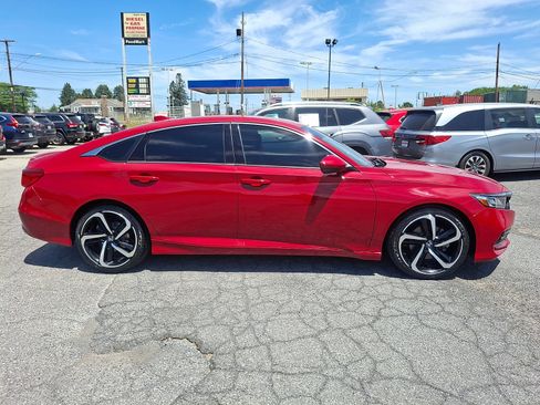 Used 2018 Honda Accord Sport image 7