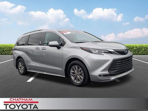 Certified 2024 Toyota Sienna XLE w/ XLE Plus Package FWD image 1