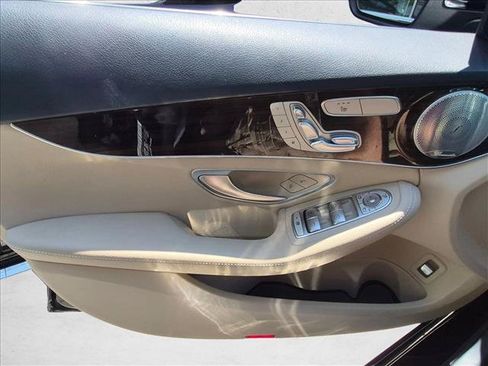 Used 2021 Mercedes-Benz C 300 4MATIC Sedan image 10