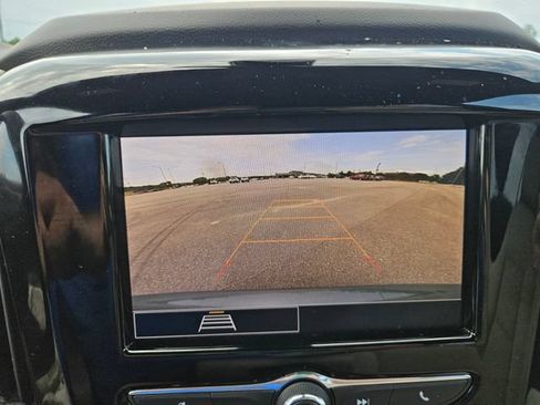 Used 2023 Chevrolet Traverse LS FWD image 20