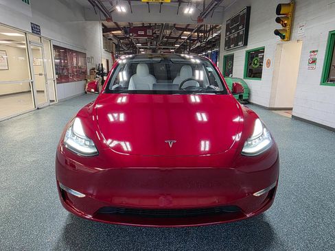 Used 2021 Tesla Model Y Long Range AWD/4WD image 3