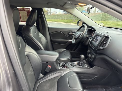 Used 2019 Jeep Cherokee Latitude Plus image 24