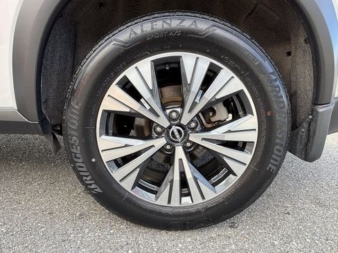 Used 2022 Nissan Rogue SV w/ SV Premium Package image 20