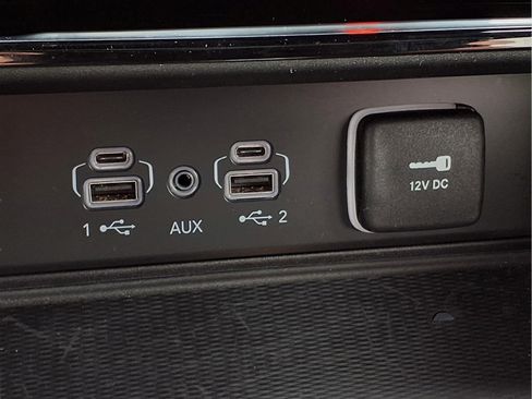 Used 2024 Jeep Grand Cherokee L Laredo image 19