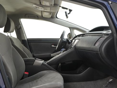 Used 2013 Toyota Prius Two image 11