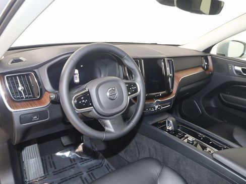 Used 2023 Volvo XC60 B5 Plus w/ Climate Package image 27