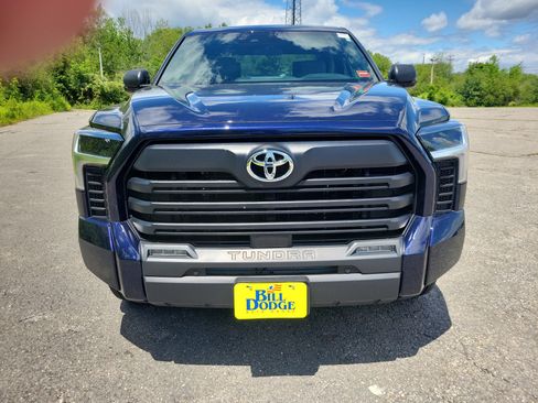 Used 2025 Toyota Tundra SR5 w/ SR5 Premium Package AWD/4WD image 2