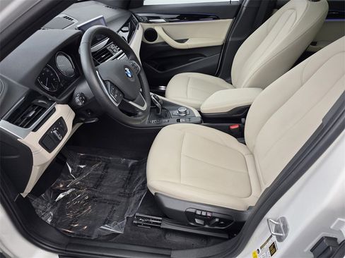 Used 2021 BMW X1 sDrive28i w/ Convenience Package image 9