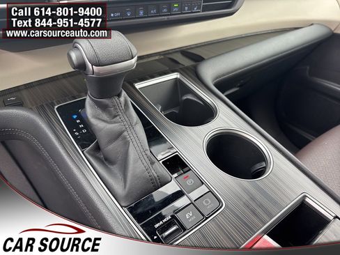 Used 2022 Toyota Sienna Platinum image 22