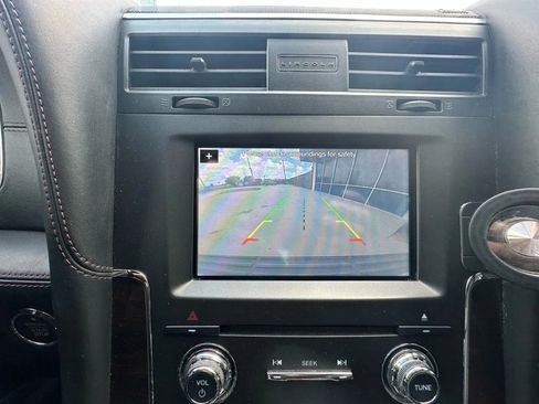 Used 2016 Lincoln Navigator Reserve image 28