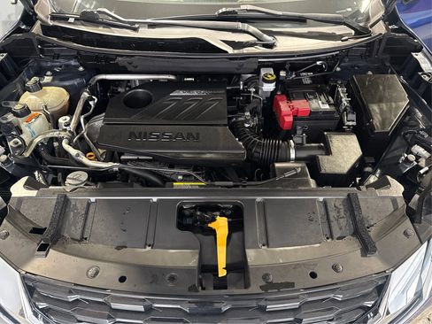 Used 2023 Nissan Rogue SV image 11