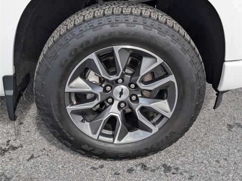 Used 2024 Chevrolet Silverado 1500 RST AWD/4WD image 9