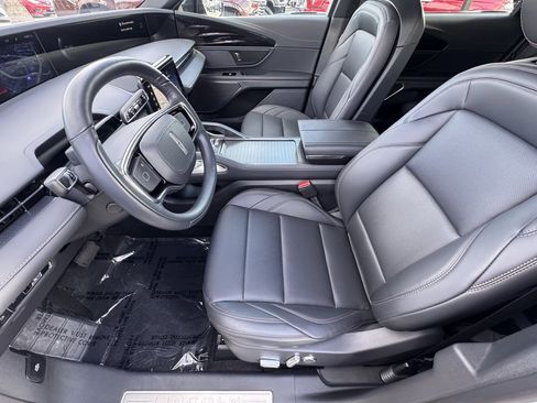 Used 2025 Lincoln Nautilus Premier w/ Jet Appearance Package image 18