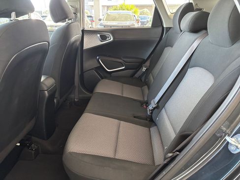 Used 2025 Kia Soul LX w/ LX Technology Package FWD image 25