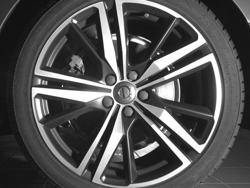 Used 2021 Volvo V60 T6 R-Design w/ Advanced Package FWD image 27