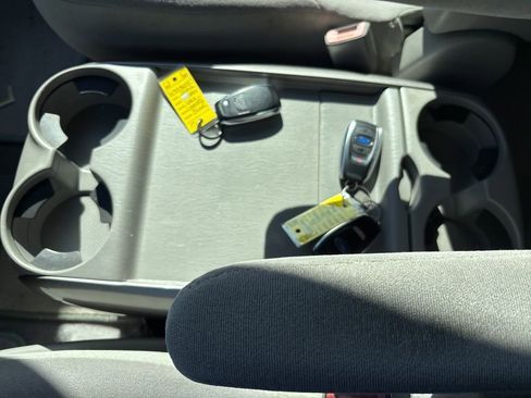 Used 2007 Toyota Sienna CE image 16