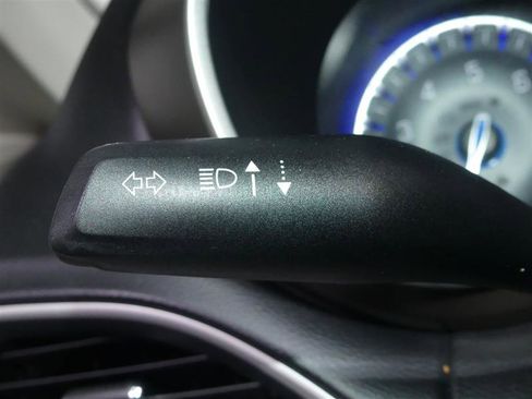 Used 2018 Chrysler Pacifica LX image 31