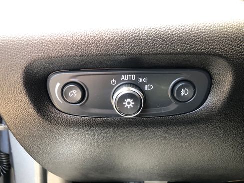 Used 2018 Chevrolet Traverse LT AWD/4WD image 13