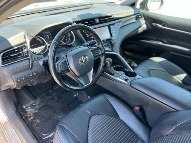 Used 2020 Toyota Camry SE FWD image 14