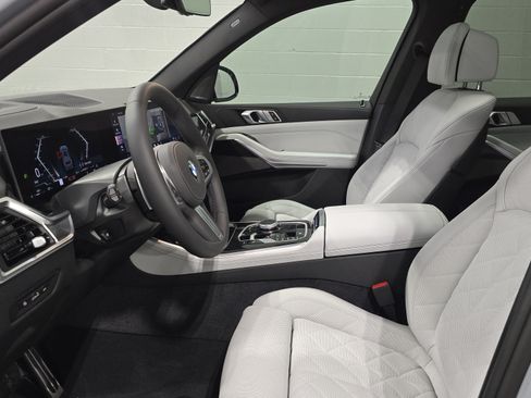Certified 2026 BMW X5 xDrive40i w/ M Sport Package AWD/4WD image 12