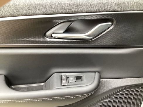 New 2025 Jeep Grand Cherokee Altitude image 19