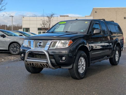 Used 2018 Nissan Frontier SV w/ Value Truck Package image 3