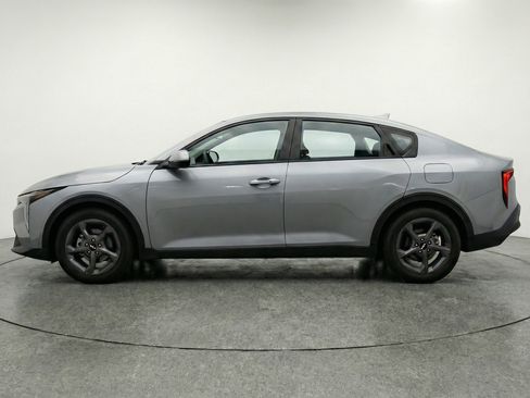 Used 2025 Kia K4 LXS image 5