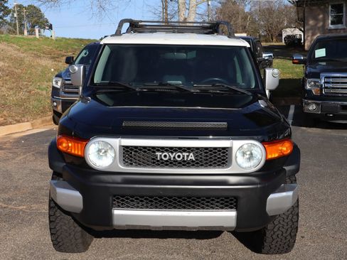 Used 2007 Toyota FJ Cruiser 4WD image 2