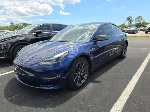 Used 2023 Tesla Model 3 Standard Range RWD image 5