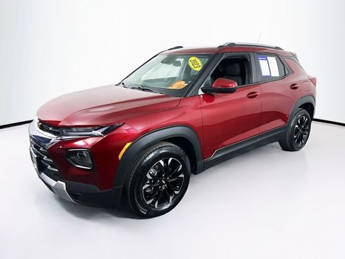 Used 2023 Chevrolet TrailBlazer LT w/ Convenience Package FWD image 4